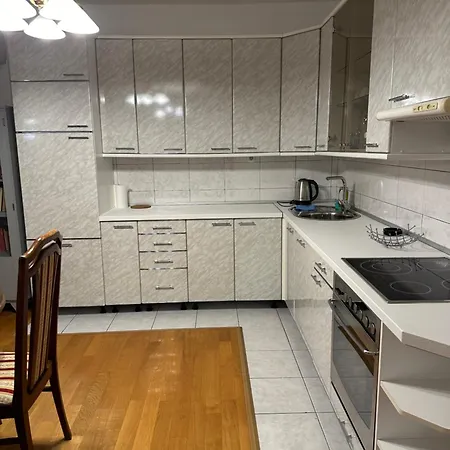 Royal * באניה לוקה